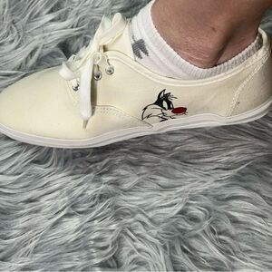 Looney tunes  vintage shoes NWOT